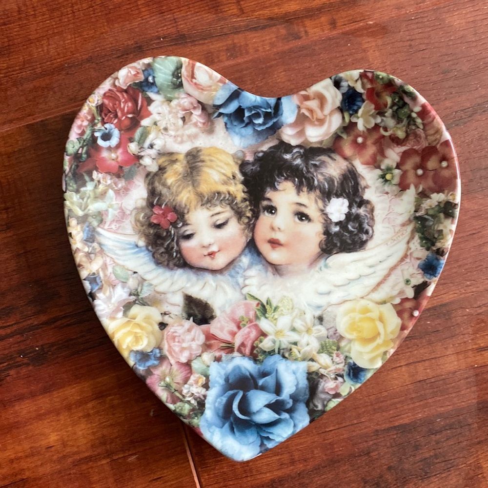 Limited Edition Goodness & Hope Heart Plate 1994